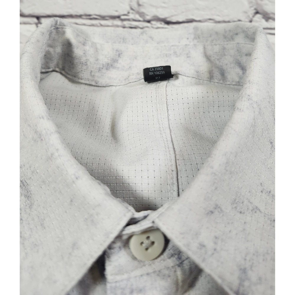 Lululemon Commission Short Sleeve Shirt Mens Medium Grey Ripstop Button Down - Picture 3 of 12